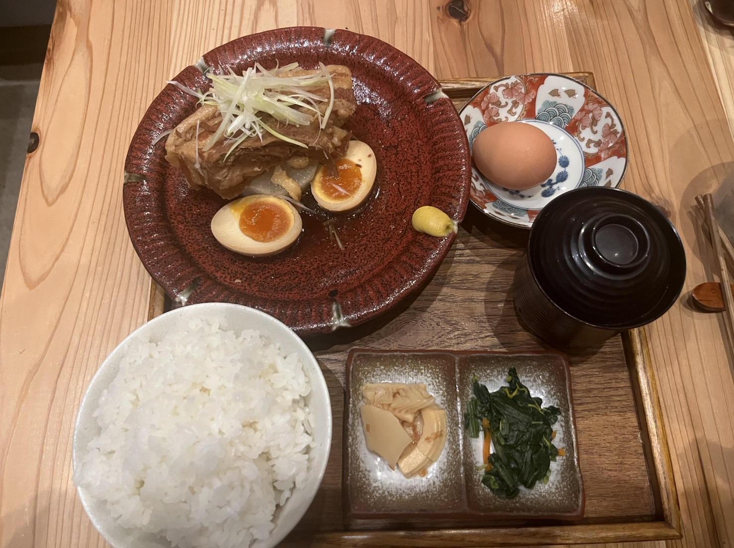 【愛好家が解説】渋谷で絶品の豚の角煮定食を食べるなら「出汁林」。ご飯食べ放題でコスパ …