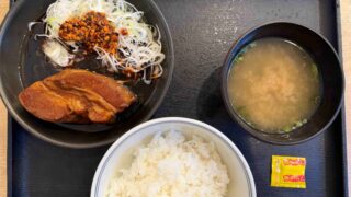 吉野家 厚切り豚角煮定食の全体写真